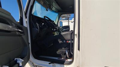 2016 Kenworth T680 - Photo 5 - Sun Valley, CA 91352