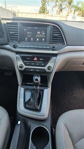 2017 Hyundai ELANTRA SE - Photo 8 - Sun Valley, CA 91352