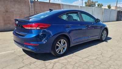 2017 Hyundai ELANTRA SE - Photo 4 - Sun Valley, CA 91352