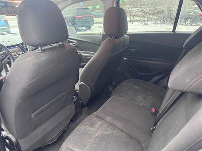 2020 Chevrolet Trax LS   - Photo 8 - Hobart, IN 46342