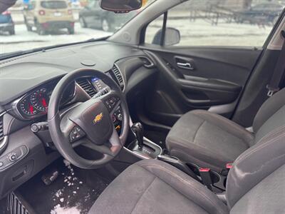 2020 Chevrolet Trax LS   - Photo 7 - Hobart, IN 46342