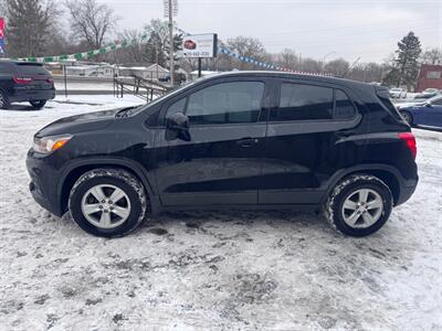 2020 Chevrolet Trax LS   - Photo 4 - Hobart, IN 46342