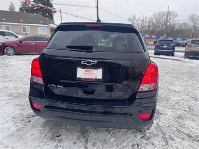 2020 Chevrolet Trax LS   - Photo 5 - Hobart, IN 46342