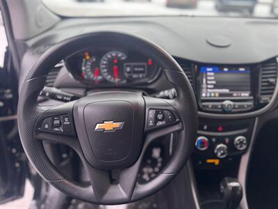 2020 Chevrolet Trax LS   - Photo 9 - Hobart, IN 46342