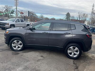 2020 Jeep Compass Latitude   - Photo 2 - Hobart, IN 46342