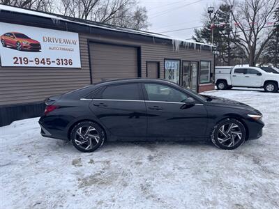 2024 Hyundai ELANTRA SEL   - Photo 6 - Hobart, IN 46342