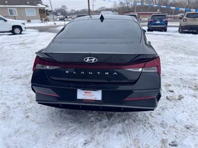 2024 Hyundai ELANTRA SEL   - Photo 5 - Hobart, IN 46342