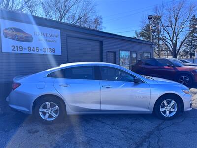 2021 Chevrolet Malibu LS   - Photo 6 - Hobart, IN 46342