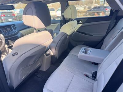 2018 Hyundai TUCSON Value   - Photo 8 - Hobart, IN 46342