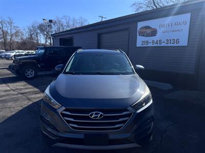 2018 Hyundai TUCSON Value   - Photo 2 - Hobart, IN 46342