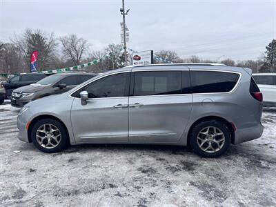 2018 Chrysler Pacifica Limited - Photo 4 - Hobart, IN 46342