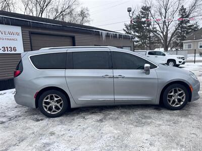 2018 Chrysler Pacifica Limited - Photo 6 - Hobart, IN 46342