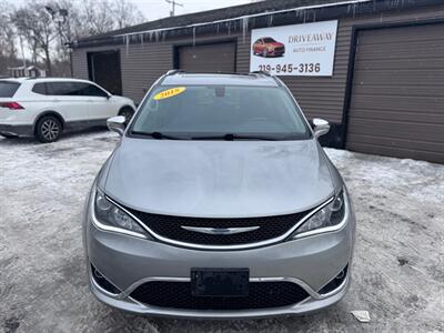 2018 Chrysler Pacifica Limited - Photo 2 - Hobart, IN 46342