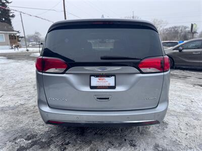2018 Chrysler Pacifica Limited - Photo 5 - Hobart, IN 46342