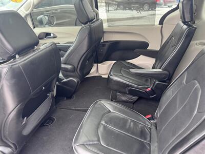 2018 Chrysler Pacifica Limited - Photo 8 - Hobart, IN 46342
