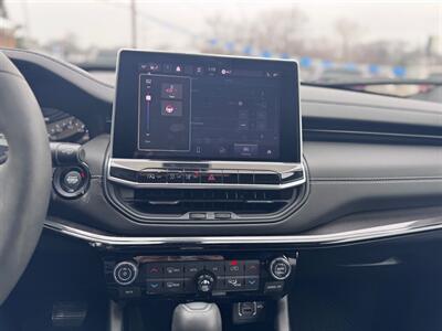 2023 Jeep Compass Latitude - Photo 10 - Hobart, IN 46342