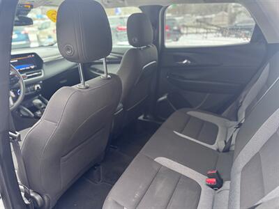 2025 Chevrolet Trailblazer LT   - Photo 8 - Hobart, IN 46342