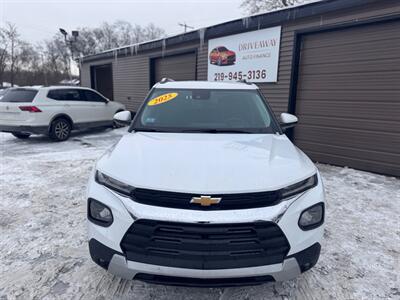 2025 Chevrolet Trailblazer LT   - Photo 2 - Hobart, IN 46342