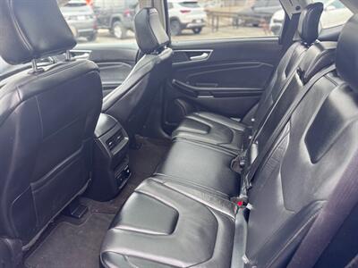 2020 Ford Edge Titanium   - Photo 8 - Hobart, IN 46342