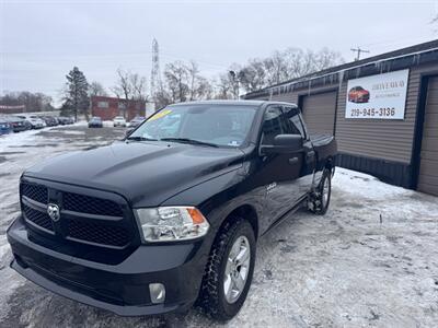 2019 RAM 1500 Classic Tradesman   - Photo 3 - Hobart, IN 46342