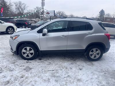2021 Chevrolet Trax LT   - Photo 4 - Hobart, IN 46342