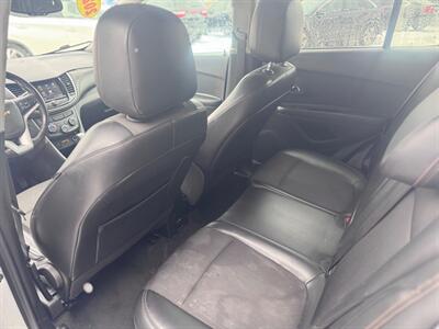 2021 Chevrolet Trax LT   - Photo 8 - Hobart, IN 46342