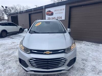 2021 Chevrolet Trax LT   - Photo 2 - Hobart, IN 46342