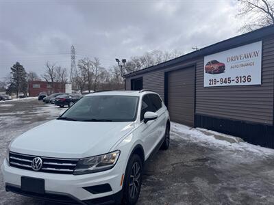 2020 Volkswagen Tiguan SE   - Photo 3 - Hobart, IN 46342