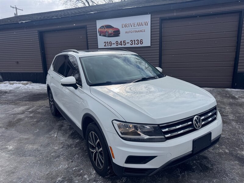 2020 Volkswagen Tiguan SE   - Photo 1 - Hobart, IN 46342