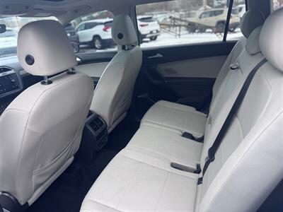 2020 Volkswagen Tiguan SE   - Photo 8 - Hobart, IN 46342
