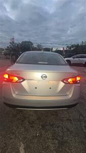 2022 Nissan Versa SV - Photo 3 - Hobart, IN 46342