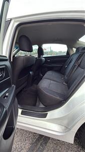 2017 Nissan Altima 2.5 - Photo 7 - Hobart, IN 46342