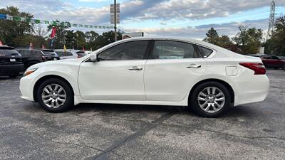 2017 Nissan Altima 2.5 - Photo 2 - Hobart, IN 46342