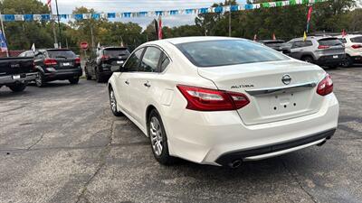 2017 Nissan Altima 2.5 - Photo 3 - Hobart, IN 46342