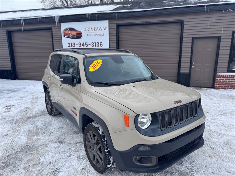 2016 Jeep Renegade Latitude   - Photo 1 - Hobart, IN 46342