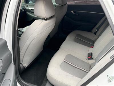 2022 Hyundai SONATA SE - Photo 7 - Hobart, IN 46342