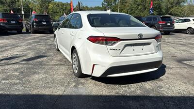 2022 Toyota Corolla LE - Photo 5 - Hobart, IN 46342