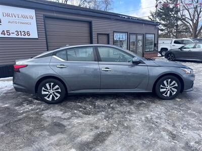 2020 Nissan Altima 2.5 S   - Photo 6 - Hobart, IN 46342