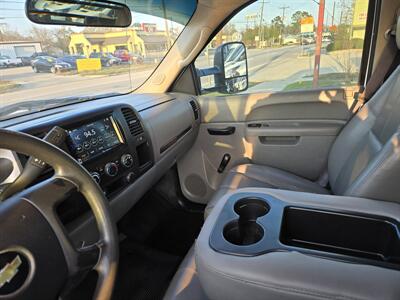 2012 Chevrolet Silverado 3500 Work Truck  Flat Bed Gooseneck - Photo 9 - Conroe, TX 77301