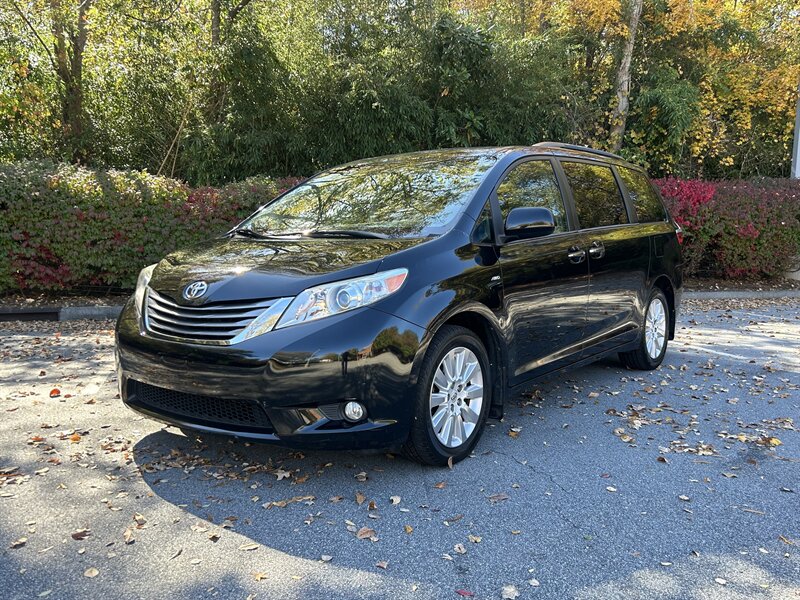2016 Toyota Sienna Limited Premium 7-Passeng  