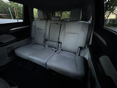 2017 Toyota Highlander LE Plus   - Photo 13 - Greensboro, NC 27407