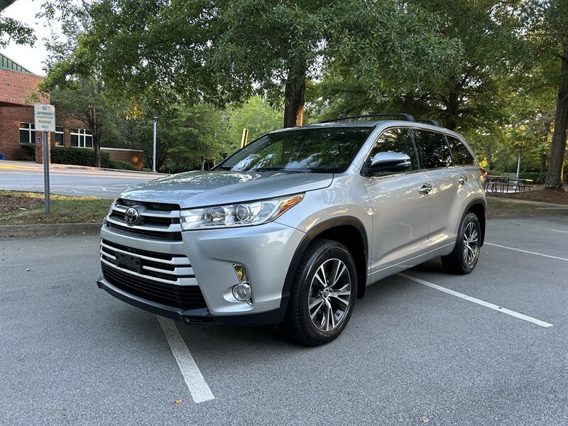 2017 Toyota Highlander LE Plus   - Photo 1 - Greensboro, NC 27407