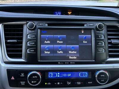 2017 Toyota Highlander LE Plus   - Photo 21 - Greensboro, NC 27407