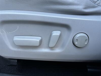 2017 Toyota Highlander LE Plus   - Photo 23 - Greensboro, NC 27407