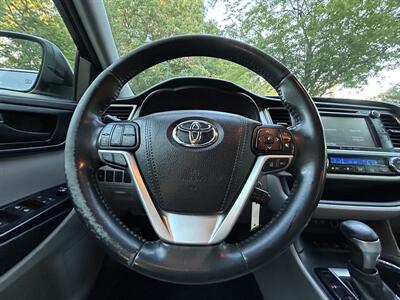 2017 Toyota Highlander LE Plus   - Photo 15 - Greensboro, NC 27407