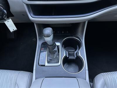 2017 Toyota Highlander LE Plus   - Photo 17 - Greensboro, NC 27407