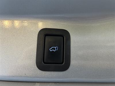 2017 Toyota Highlander LE Plus   - Photo 10 - Greensboro, NC 27407