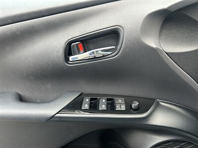 2017 Toyota Prius Four Touring   - Photo 18 - Greensboro, NC 27407