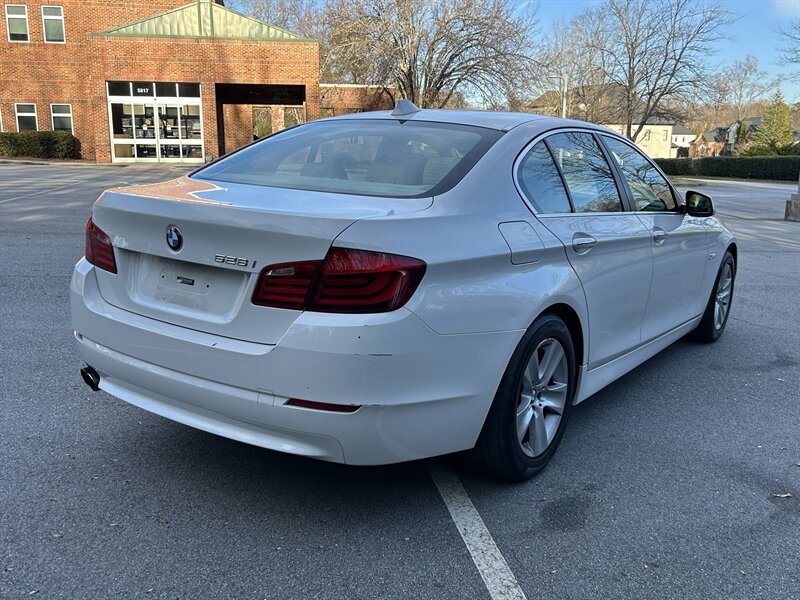2013 BMW 5 Series 528i - Photo 5 - Greensboro, NC 27407