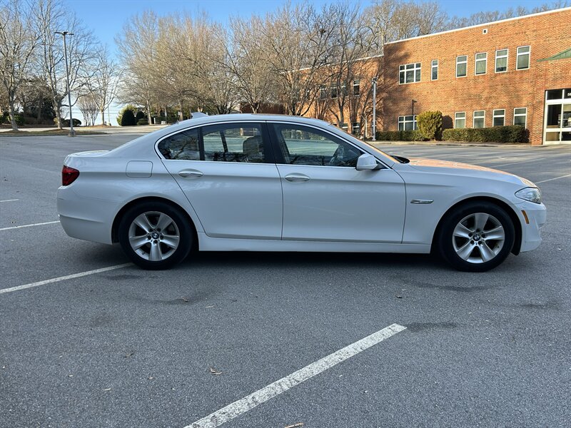 2013 BMW 5 Series 528i - Photo 4 - Greensboro, NC 27407